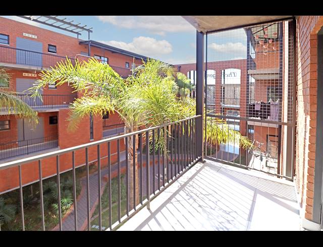 1 BEDROOM APARTMENT FOR SALE IN MELROSE NORTH